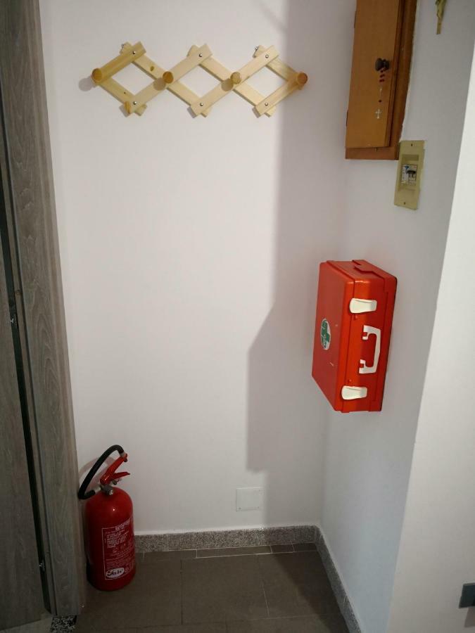 דירות קרבוניה A Casa Di Rossano E Rossella מראה חיצוני תמונה