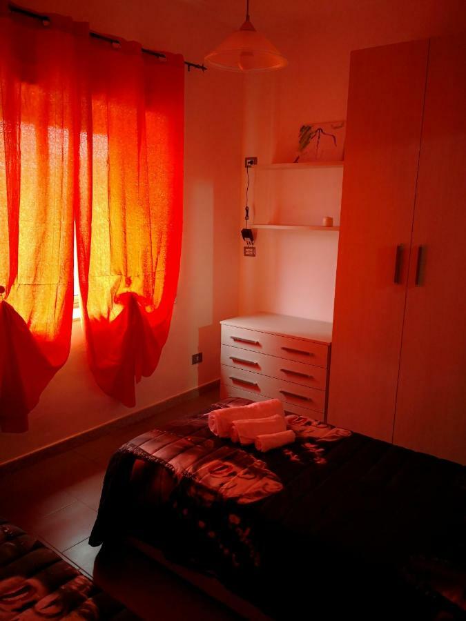 דירות קרבוניה A Casa Di Rossano E Rossella מראה חיצוני תמונה